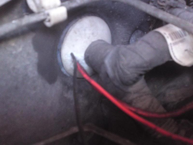 Fitting sub and amp on vectra b, need help to know how! | Vauxhall